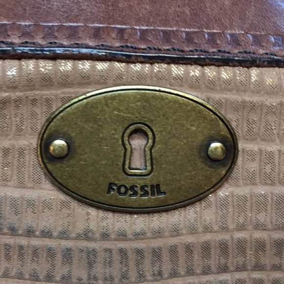 Fossil Croc Embossed Leather Turnlock Crossbody - Picture 5 of 13